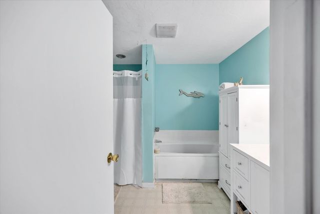 195 Falmouth Rd 2D, Mashpee, MA 02649