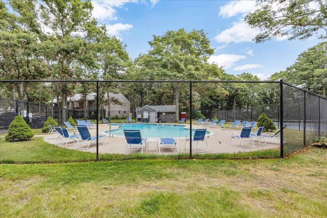 195 Falmouth Rd 2D, Mashpee, MA 02649