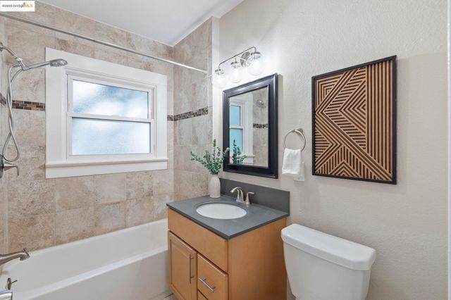 1006 Glendora Ave, Oakland, CA 94602
