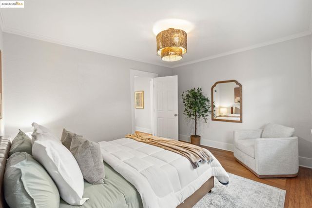1006 Glendora Ave, Oakland, CA 94602