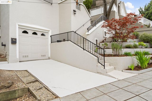 1006 Glendora Ave, Oakland, CA 94602