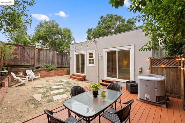 1006 Glendora Ave, Oakland, CA 94602
