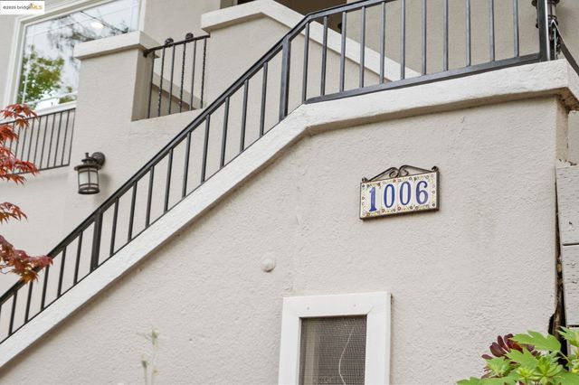 1006 Glendora Ave, Oakland, CA 94602