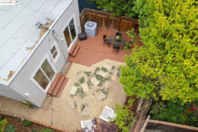 1006 Glendora Ave, Oakland, CA 94602