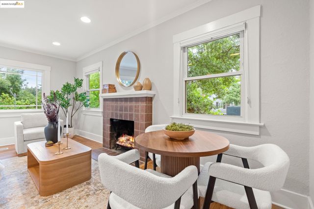 1006 Glendora Ave, Oakland, CA 94602