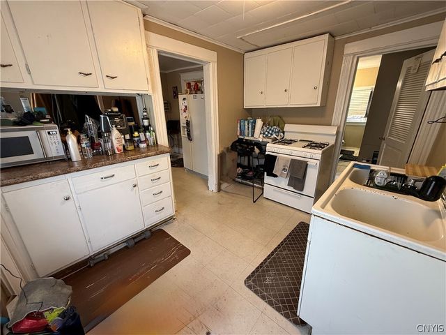 208 West Yates Street, Dewitt, NY 13057
