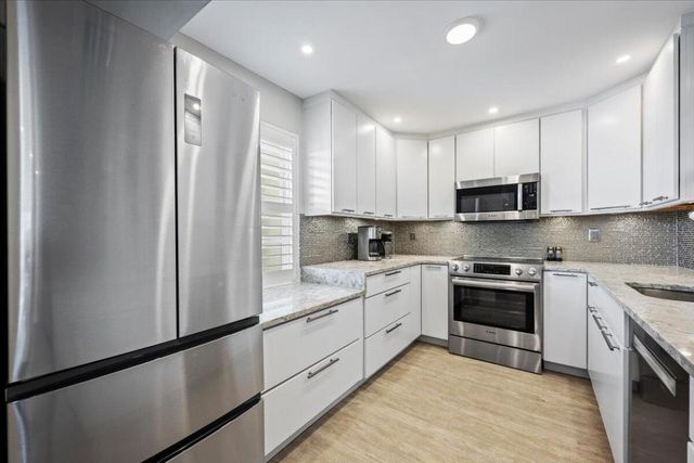 1025 Sugar Sands Boulevard 261, Riviera Beach, FL 33404