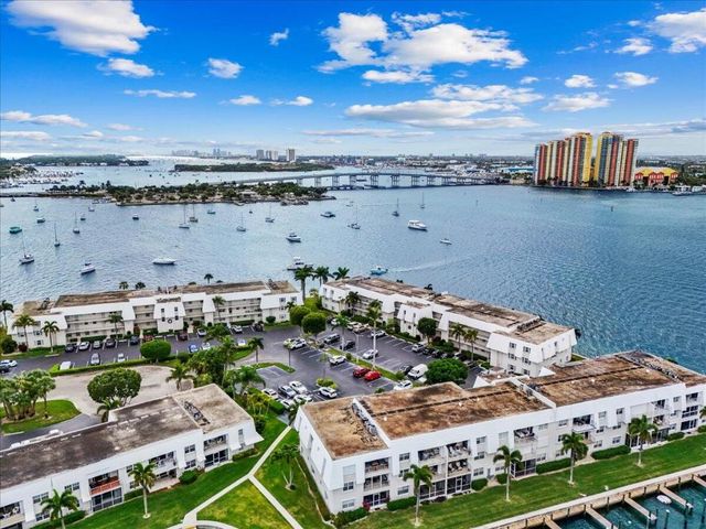 1025 Sugar Sands Boulevard 261, Riviera Beach, FL 33404