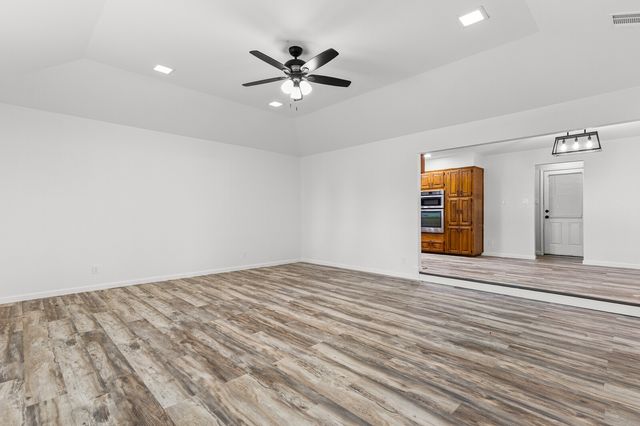 961 Shilling Drive, Elm Mott, TX 76640