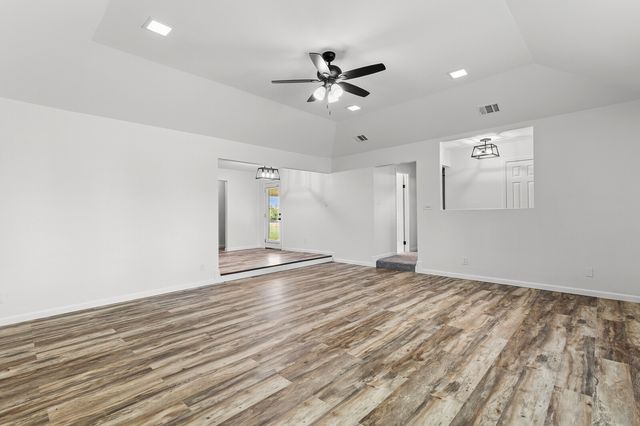 961 Shilling Drive, Elm Mott, TX 76640