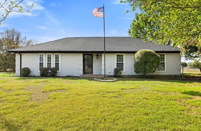 961 Shilling Drive, Elm Mott, TX 76640