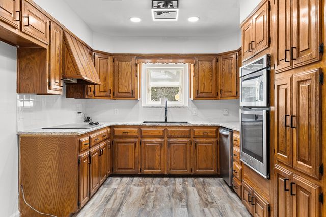 961 Shilling Drive, Elm Mott, TX 76640