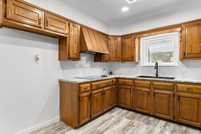 961 Shilling Drive, Elm Mott, TX 76640