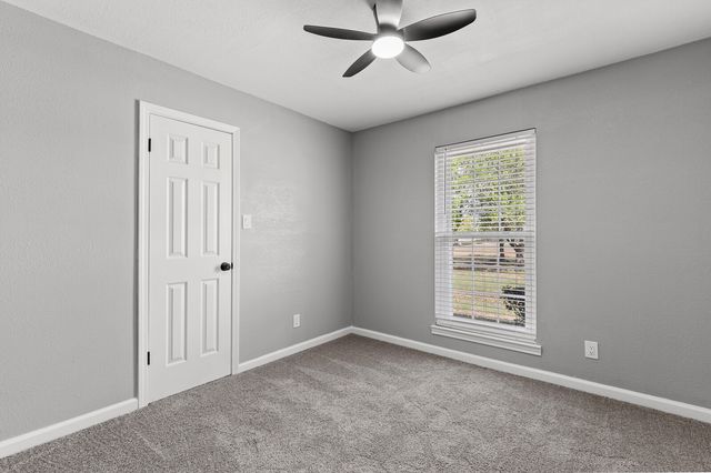 961 Shilling Drive, Elm Mott, TX 76640