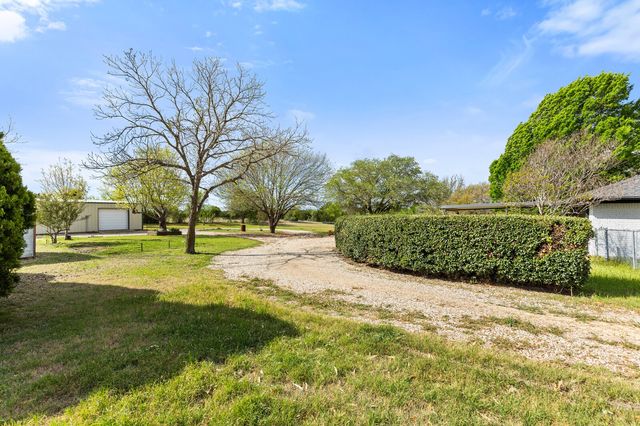 961 Shilling Drive, Elm Mott, TX 76640