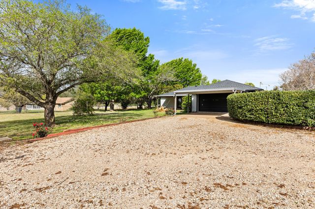 961 Shilling Drive, Elm Mott, TX 76640