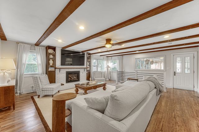 1072 Brantwood Avenue, Elk Grove Village, IL 60007