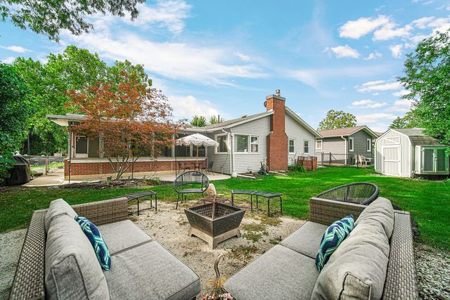 1072 Brantwood Avenue, Elk Grove Village, IL 60007