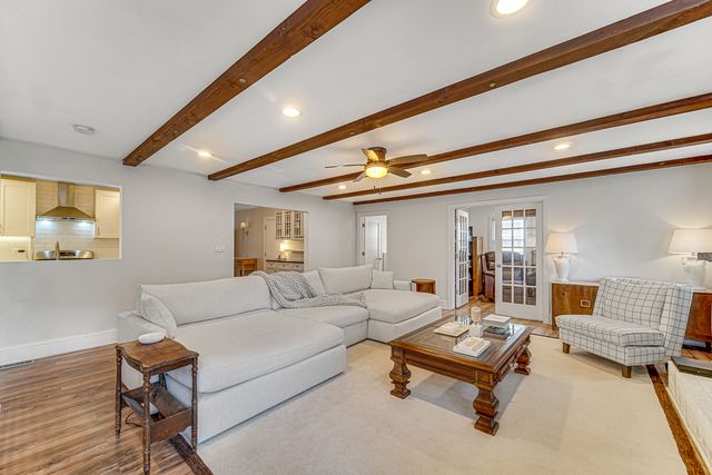 1072 Brantwood Avenue, Elk Grove Village, IL 60007