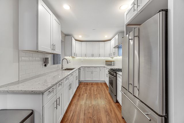 1072 Brantwood Avenue, Elk Grove Village, IL 60007