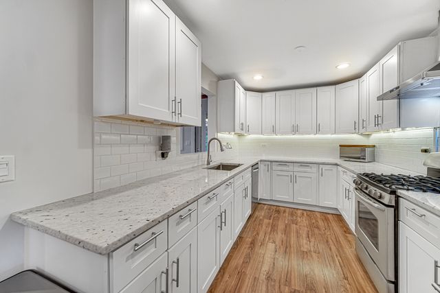 1072 Brantwood Avenue, Elk Grove Village, IL 60007
