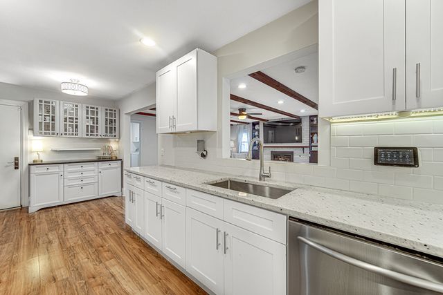 1072 Brantwood Avenue, Elk Grove Village, IL 60007