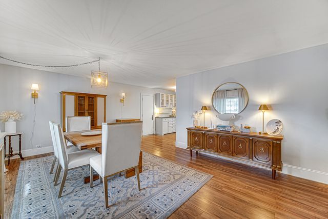 1072 Brantwood Avenue, Elk Grove Village, IL 60007