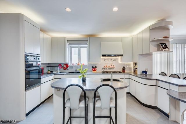 123 Harrison St, Bloomfield Twp., NJ 07003