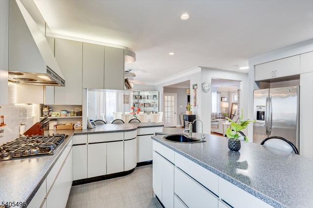 123 Harrison St, Bloomfield Twp., NJ 07003