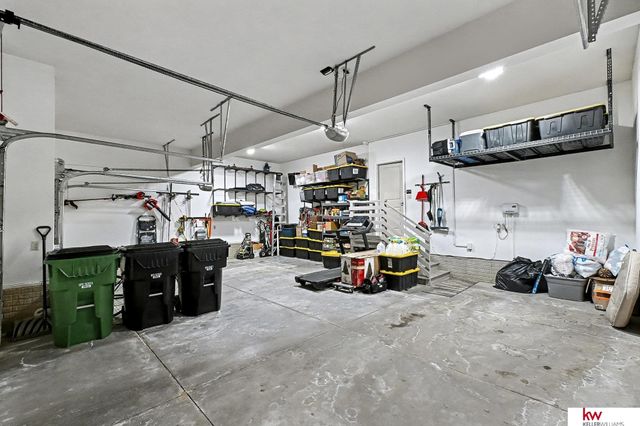 18911 Leavenworth Street, Elkhorn, NE 68022