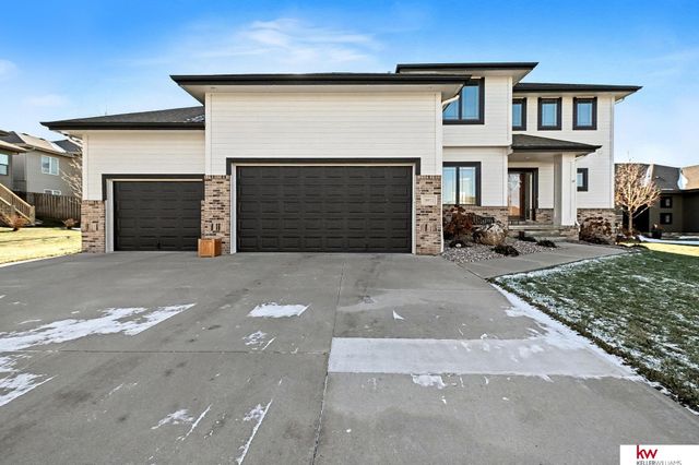 18911 Leavenworth Street, Elkhorn, NE 68022