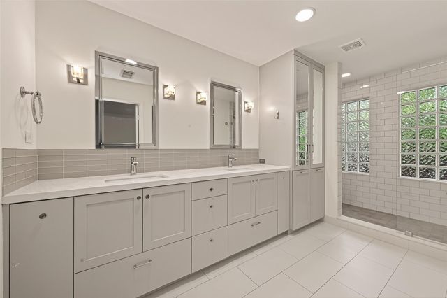 1212 W Alabama Street, Houston, TX 77006