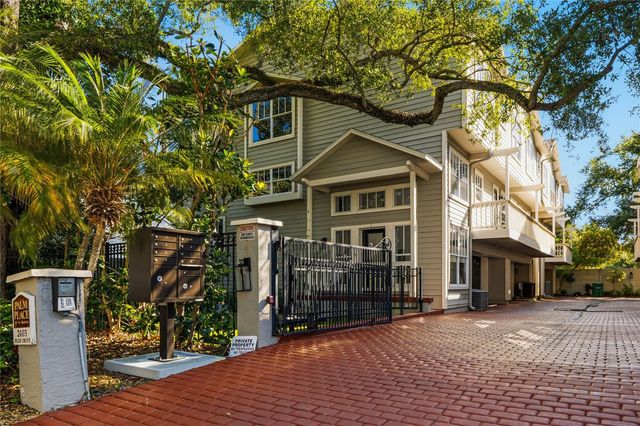 2403 W PALM DRIVE 2, Tampa, FL 33629