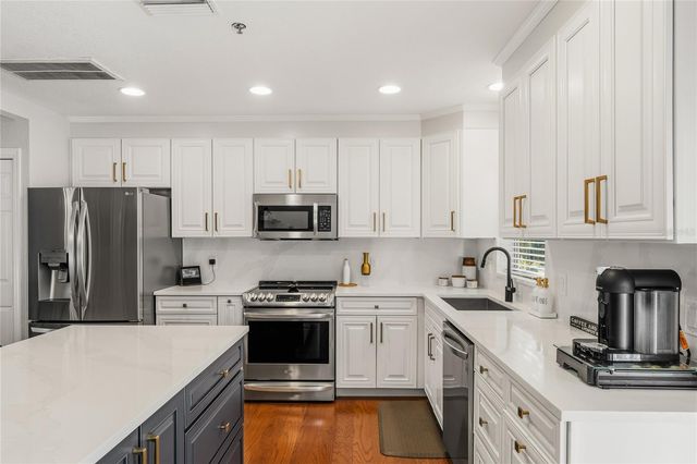 2403 W PALM DRIVE 2, Tampa, FL 33629