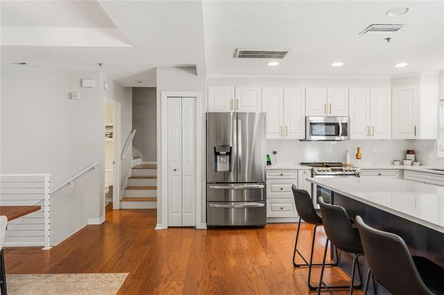 2403 W PALM DRIVE 2, Tampa, FL 33629