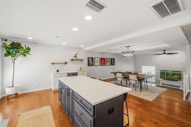 2403 W PALM DRIVE 2, Tampa, FL 33629