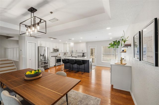 2403 W PALM DRIVE 2, Tampa, FL 33629