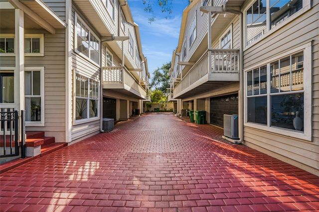 2403 W PALM DRIVE 2, Tampa, FL 33629