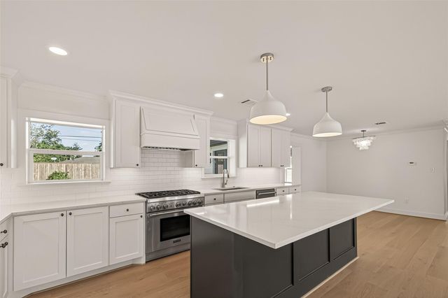 9242 Autauga Street, Houston, TX 77080