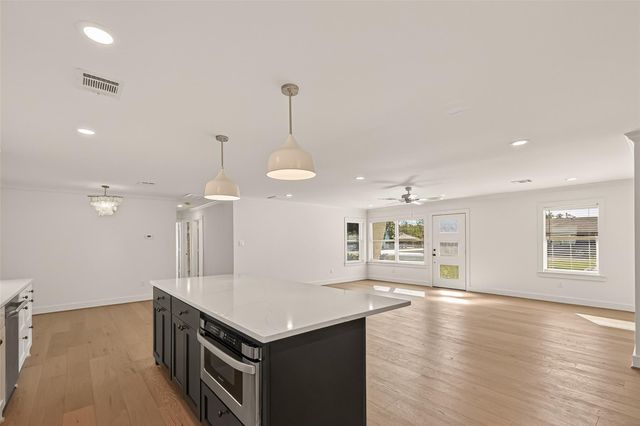 9242 Autauga Street, Houston, TX 77080