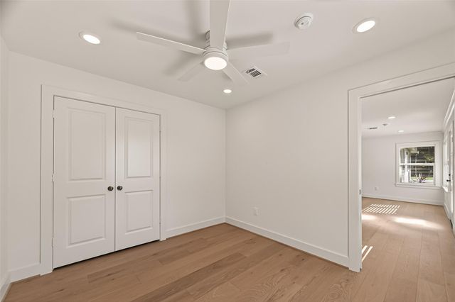 9242 Autauga Street, Houston, TX 77080