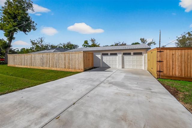 9242 Autauga Street, Houston, TX 77080