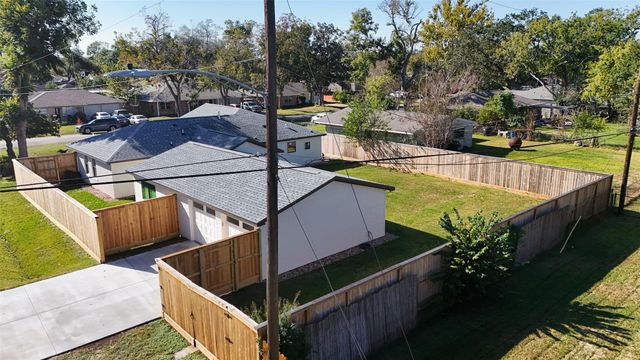 9242 Autauga Street, Houston, TX 77080