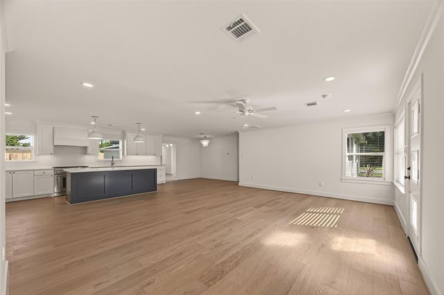 9242 Autauga Street, Houston, TX 77080