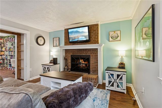 9830 Bacons Fort RD, Gloucester, VA 23061