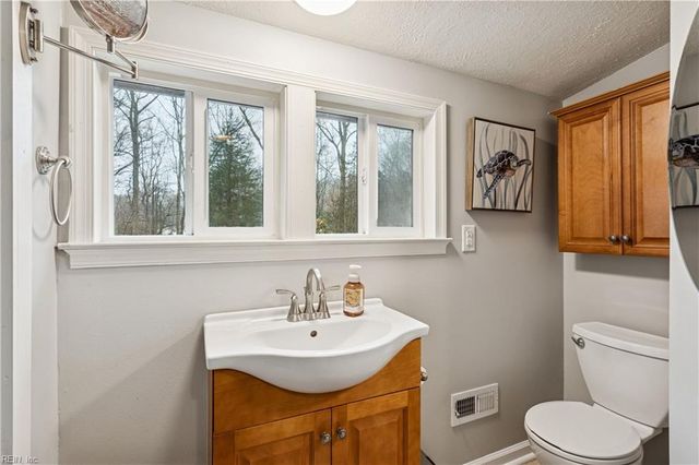 9830 Bacons Fort RD, Gloucester, VA 23061