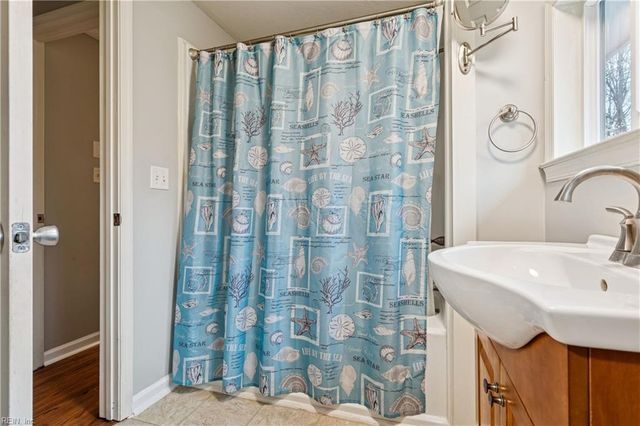 9830 Bacons Fort RD, Gloucester, VA 23061