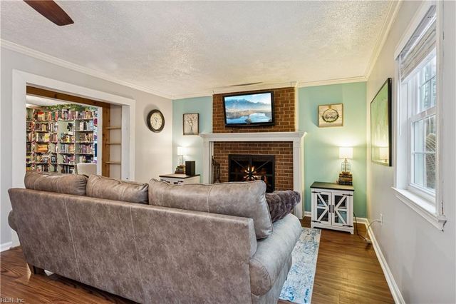 9830 Bacons Fort RD, Gloucester, VA 23061