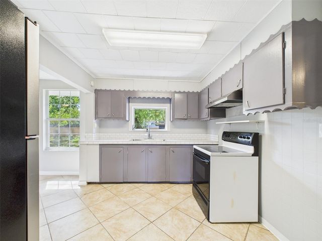 348 GORDON AVENUE, Lake Wales, FL 33859