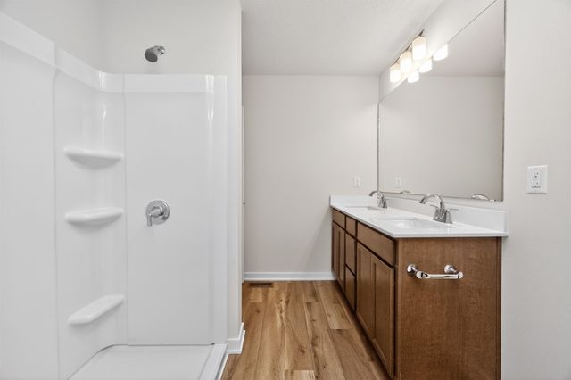 4287 Grover Woods Lane, Des Moines, IA 50317